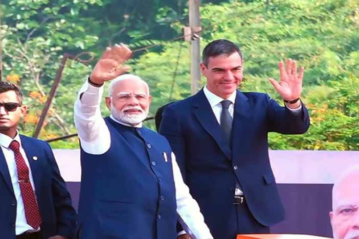 PM Modi (L), Pedro Sanchez inaugurate Tata-Airbus plant in Vadodara.