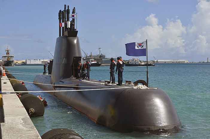HD HHI built submarine.