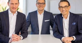 CFO Christian Ladurner (L), CEO Oliver Dörre (Centre), Dr Lars Immisch (R).